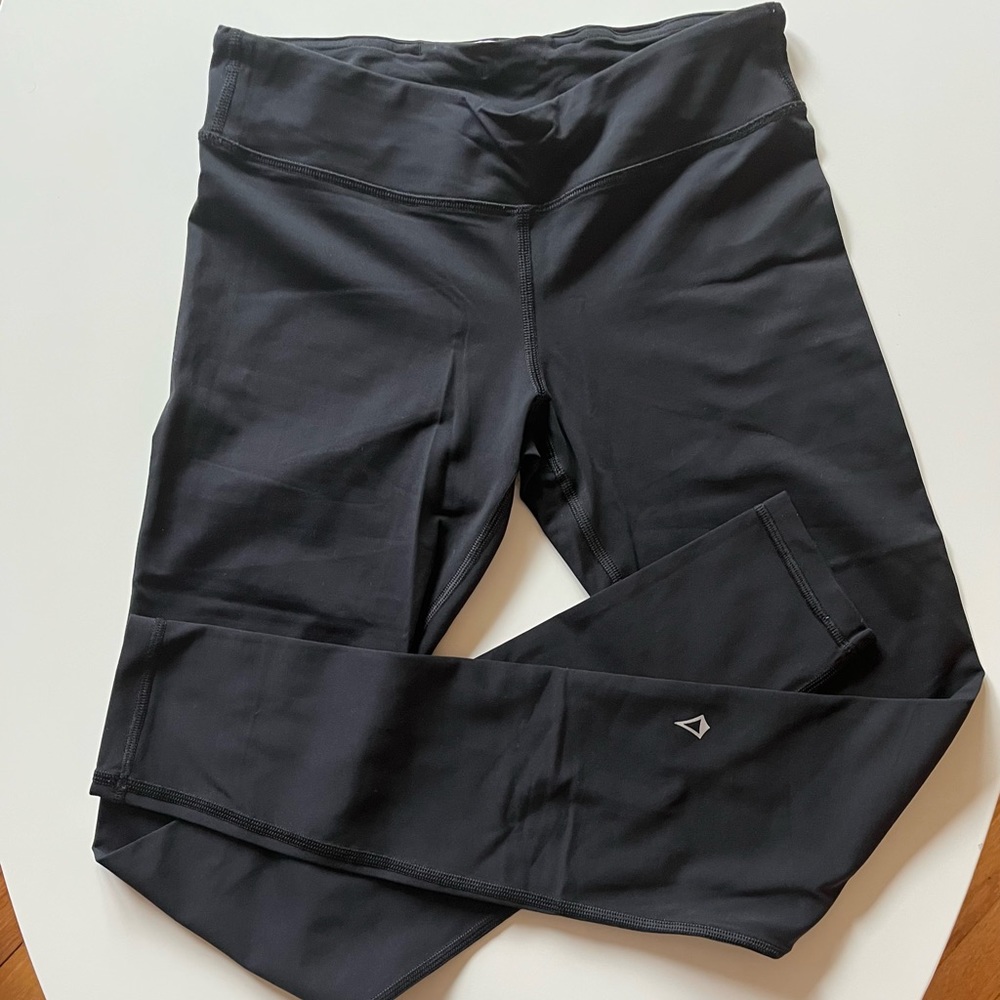 Black Ivivva leggings for girls